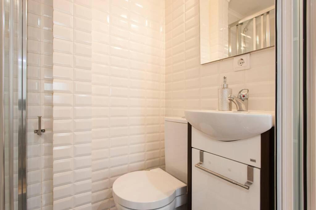 Charming Studio In Mouraria Lisbon Luaran gambar
